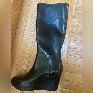 Hunter Tall Like New 3-inch Heeled Black Rubber Rain Boots